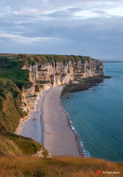 Алебастровый берегг в отлив. Фото: Илья Думов, le-francais.ru